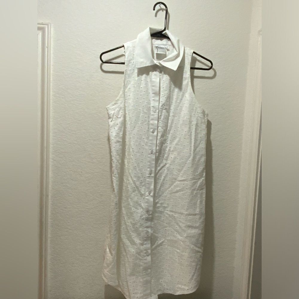 Finley Alex Sleeveless  white Eyelet shirt Dress Size Medium embroidered